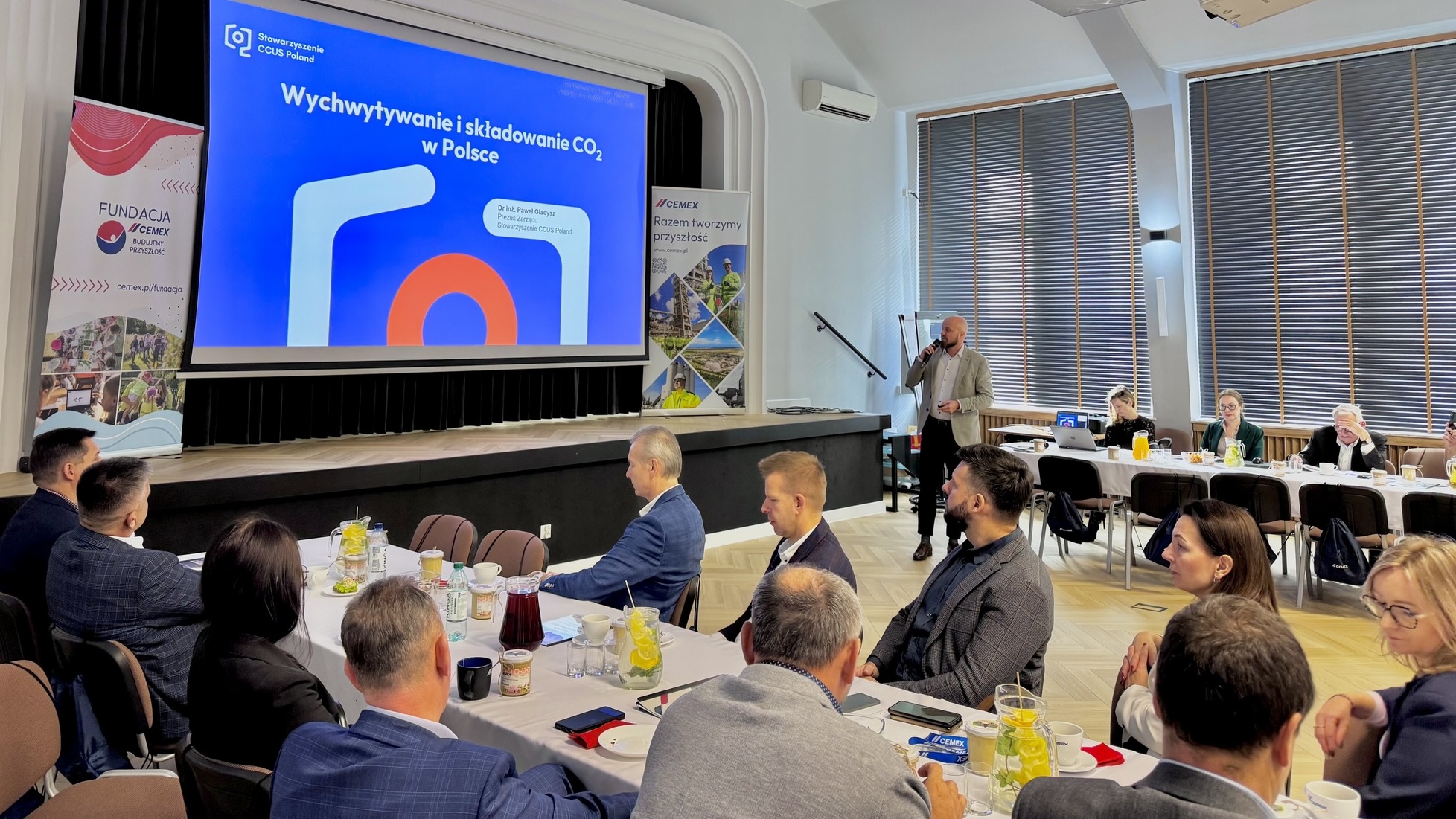 Dialog, edukacja i działania dla lokalnych społeczności